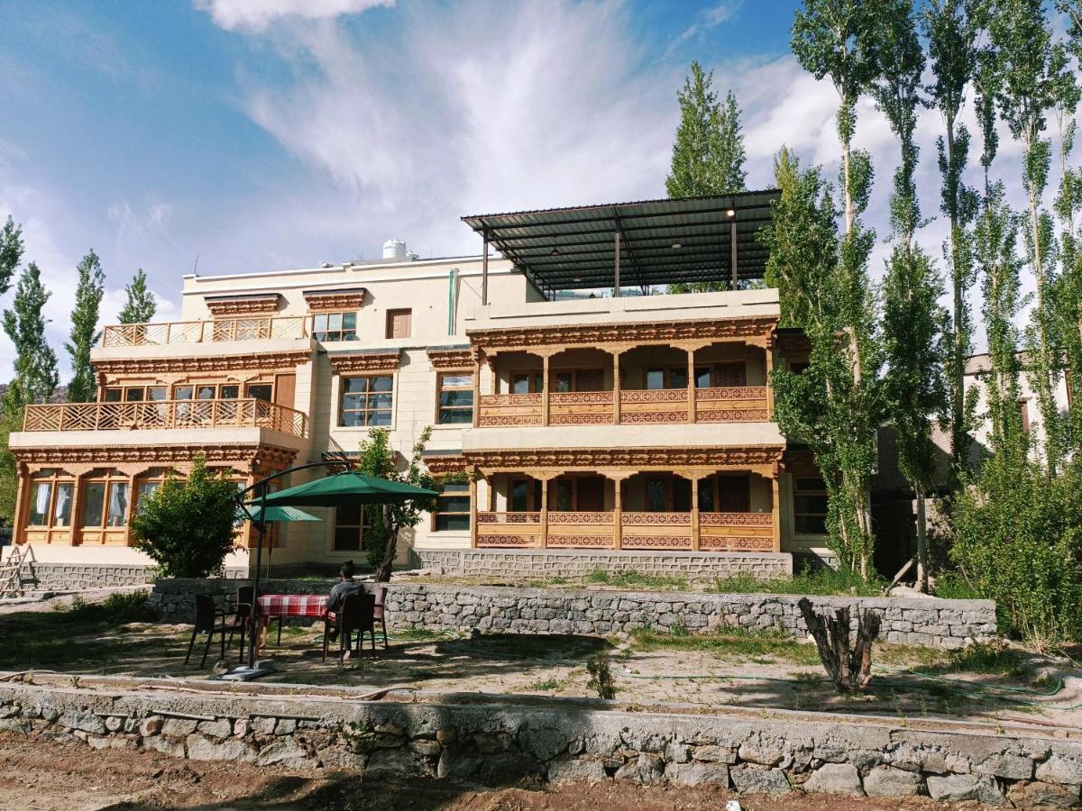 Sindhu Residency Hotel She Esterno foto